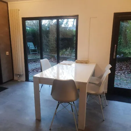 Mooie Bij Het Bos In De Buurt Voorthuizen