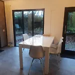 Mooie Bij Het Bos In De Buurt Voorthuizen